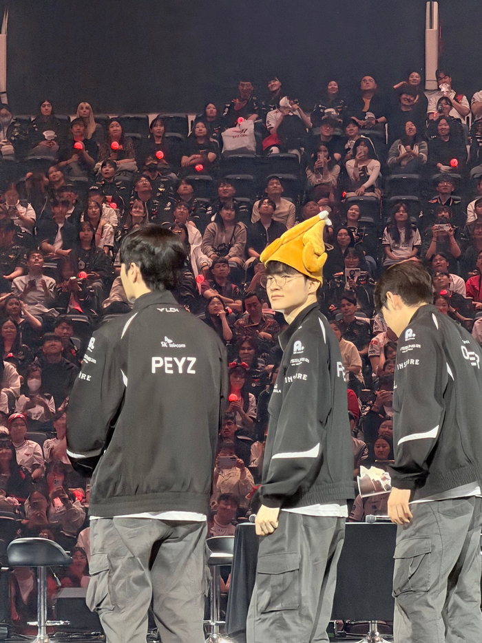 T1主场首秀全员翻滚引热议|李哥|Faker|PEYZ|T1_Faker|比赛_新浪体育_新浪新闻